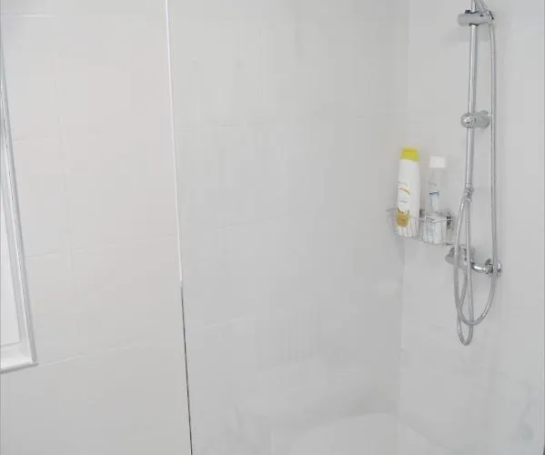 Reformado Coqueto Fleming A 5 Minutos Mezquita Wifi Aire Posibilidad Parking דירה